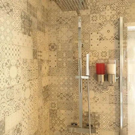 Altavista Penthouse T2 公寓